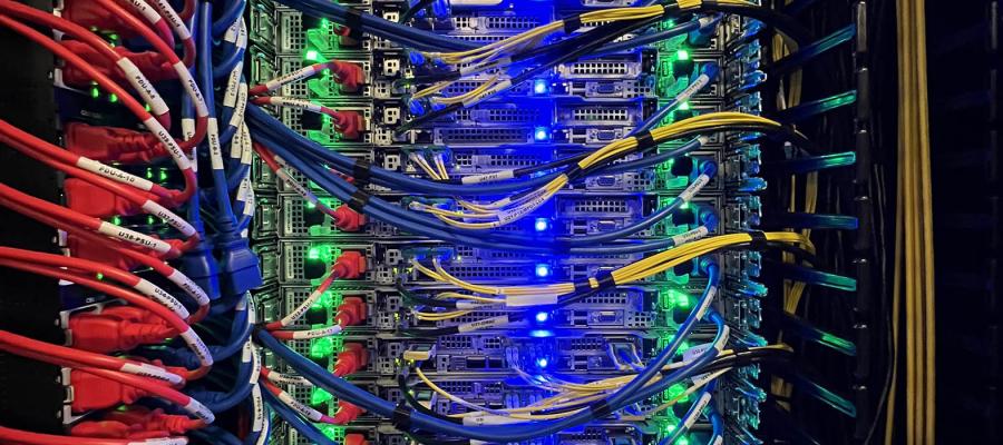 CS-3 wires in coloured light